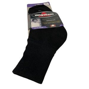 Women’s Wigwam casual Breeze cotton fold over ankle socks in black. NWT